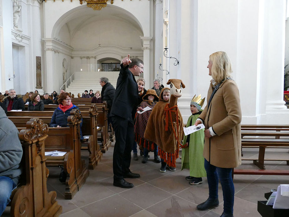 Aussendung der Sternsinger im Hohen Dom zu Fulda (Foto: Karl-Franz Thiede)
